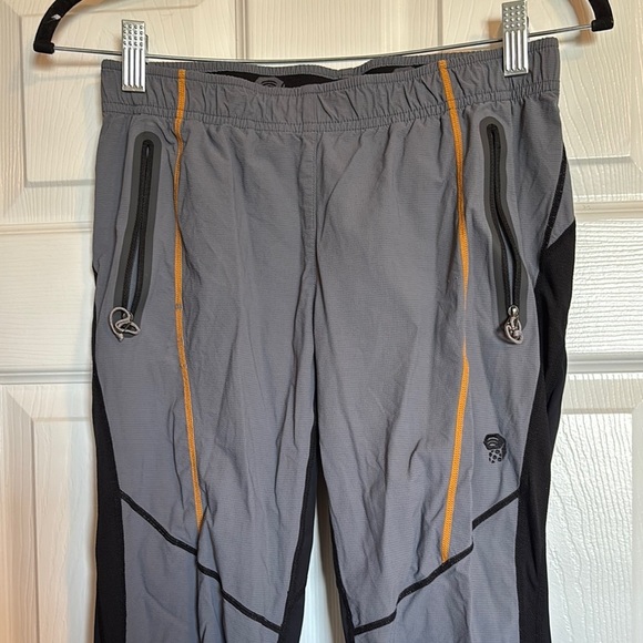 Mountain Hardwear Pants - Mountain HardWear women’s gray and black hiking pants size small